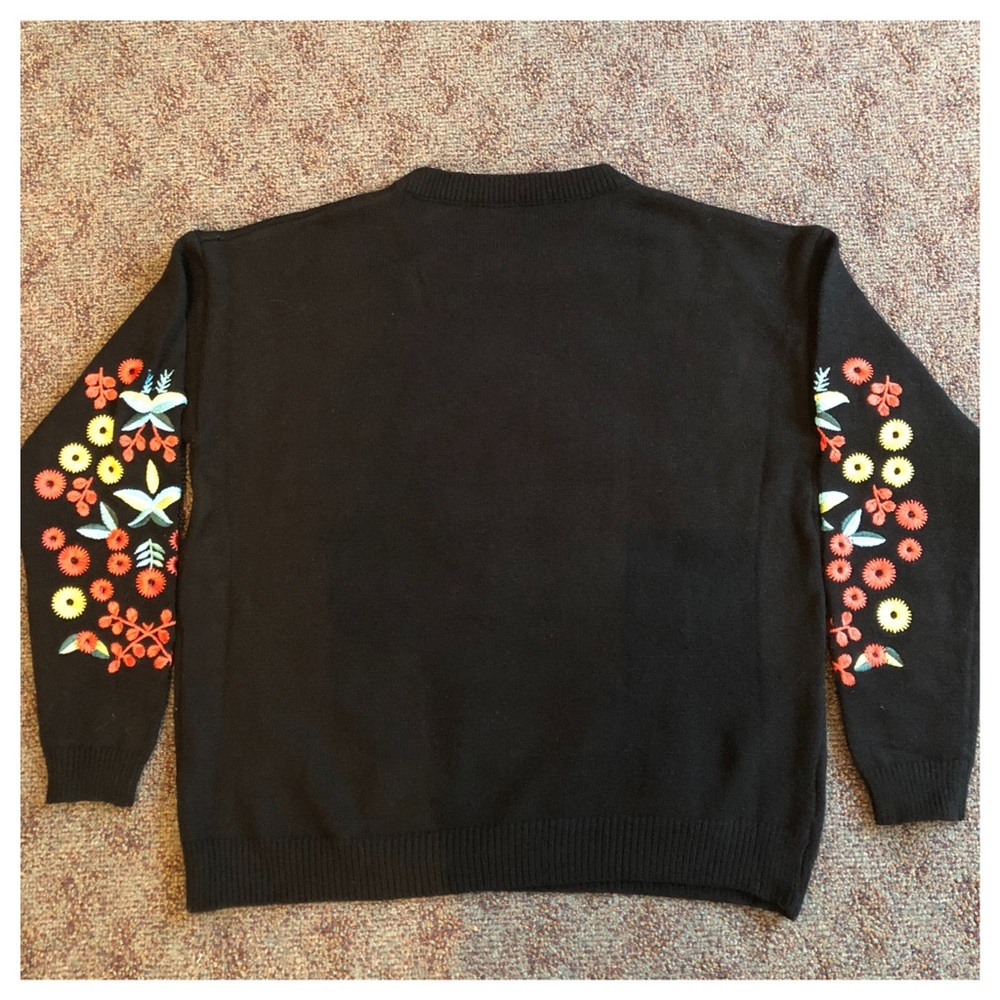 🌺 Black Colorful Embroidery Sweater - Picture 6 of 6